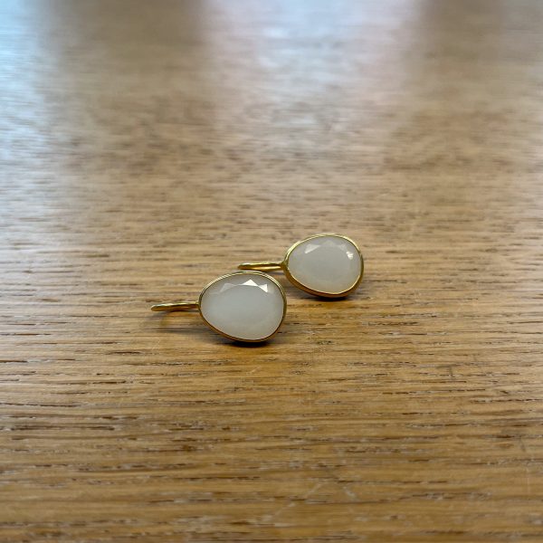 Oorbellen Maansteen moonstone white earrings 20k gold